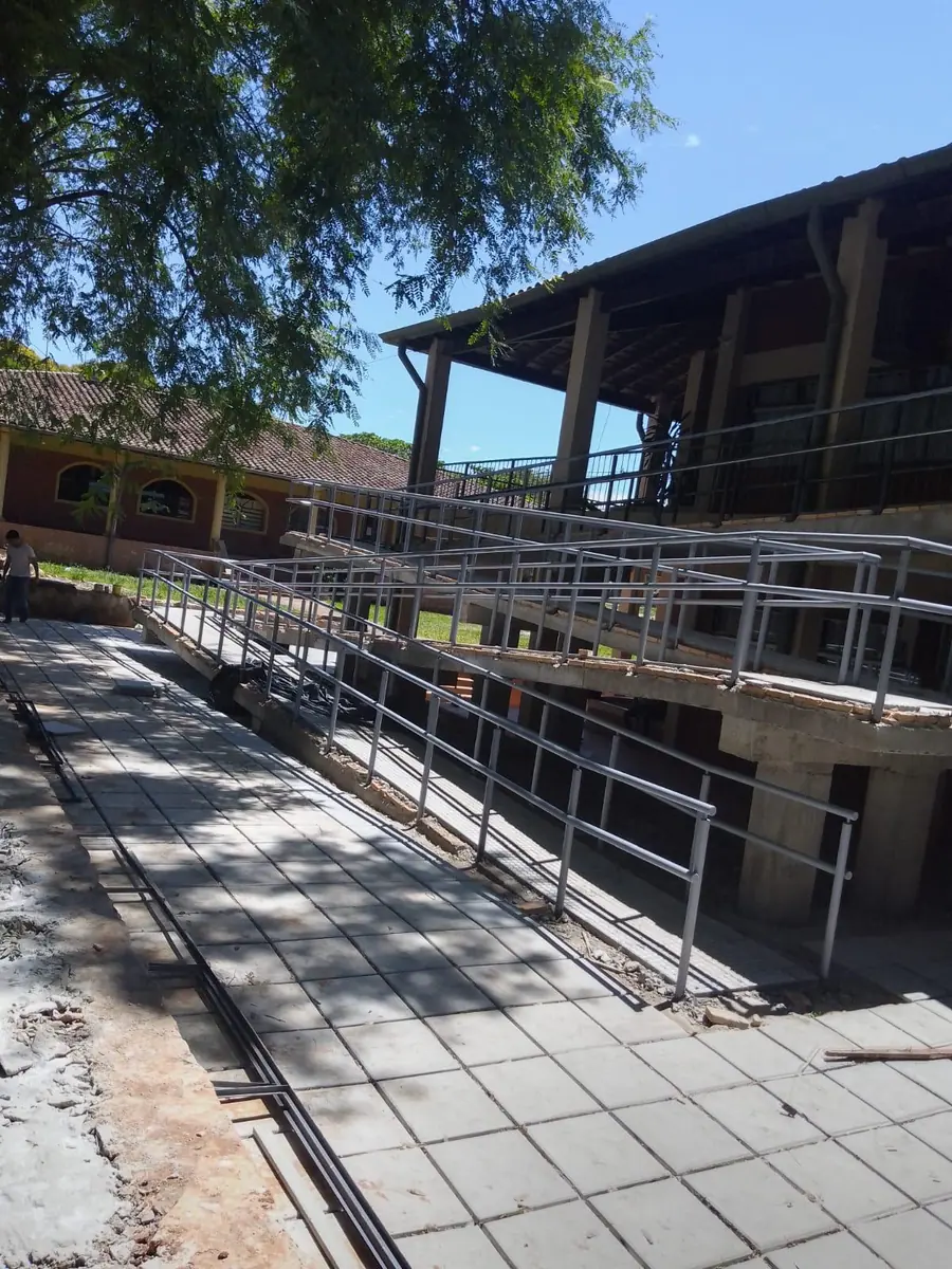 Barandas y rampas accesibles - Metal R