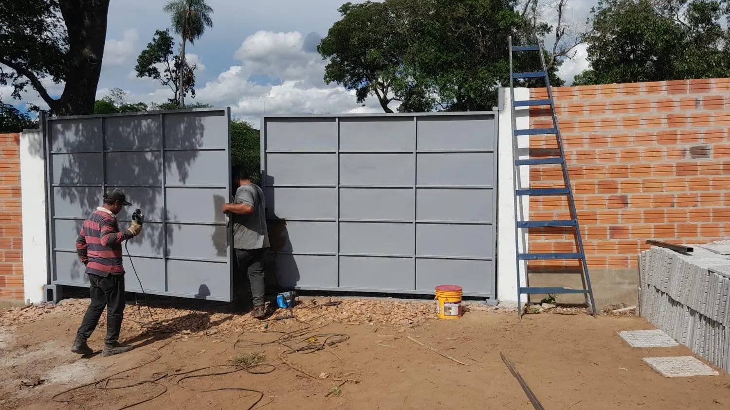 Instalación de portón corredizo - Metal R