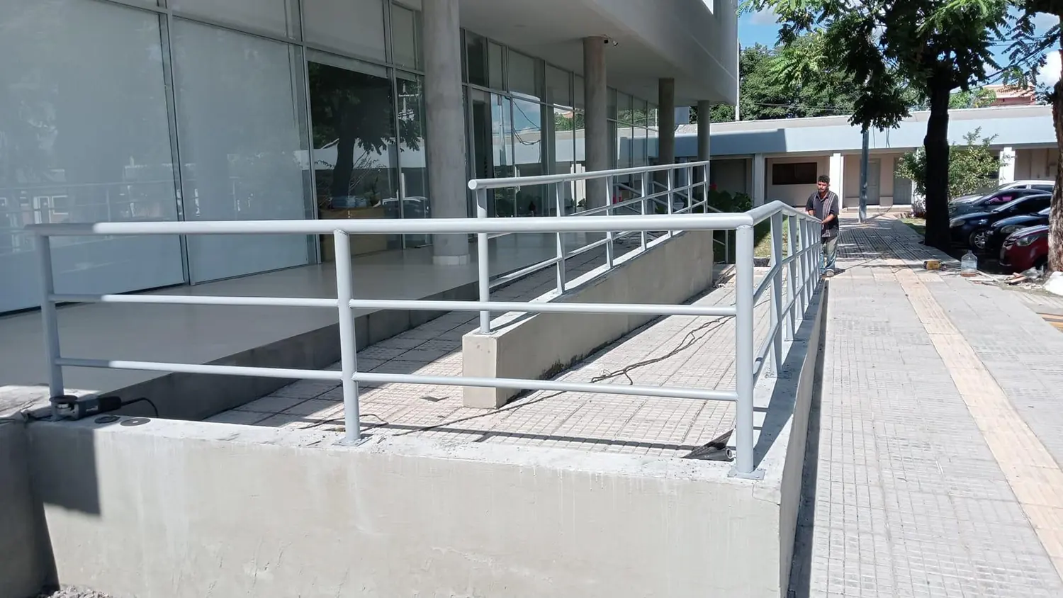 Barandas para edificio comercial - Metal R