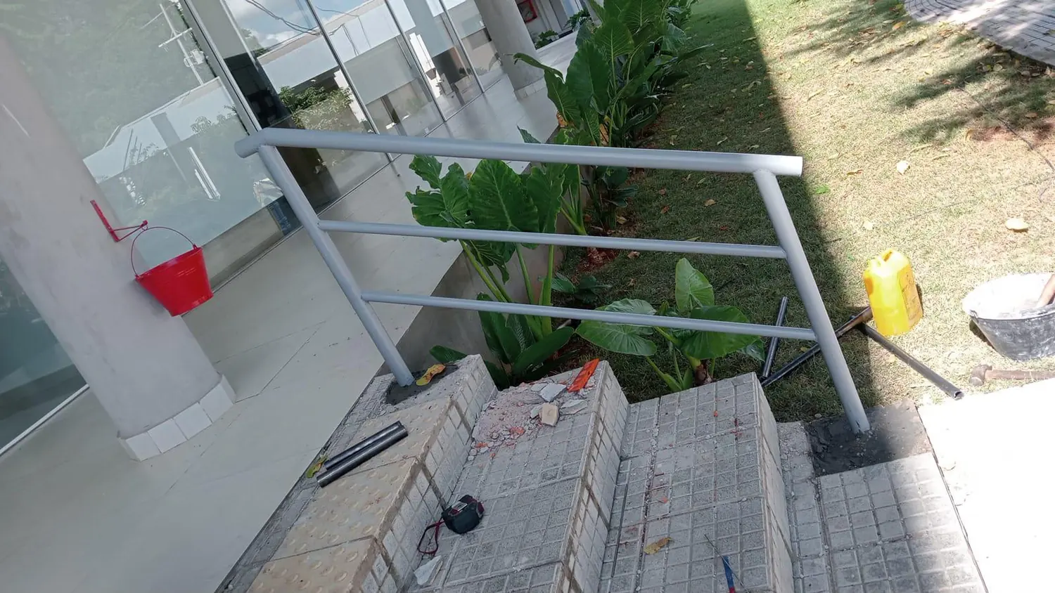 Baranda para acceso peatonal - Metal R