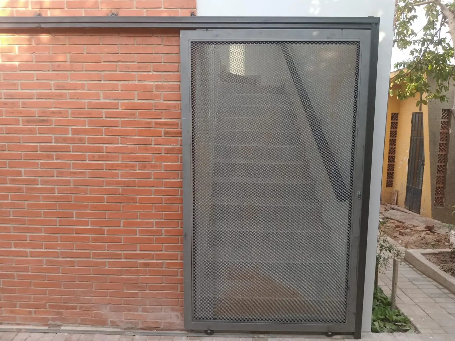 Puerta corrediza metálica - Metal R