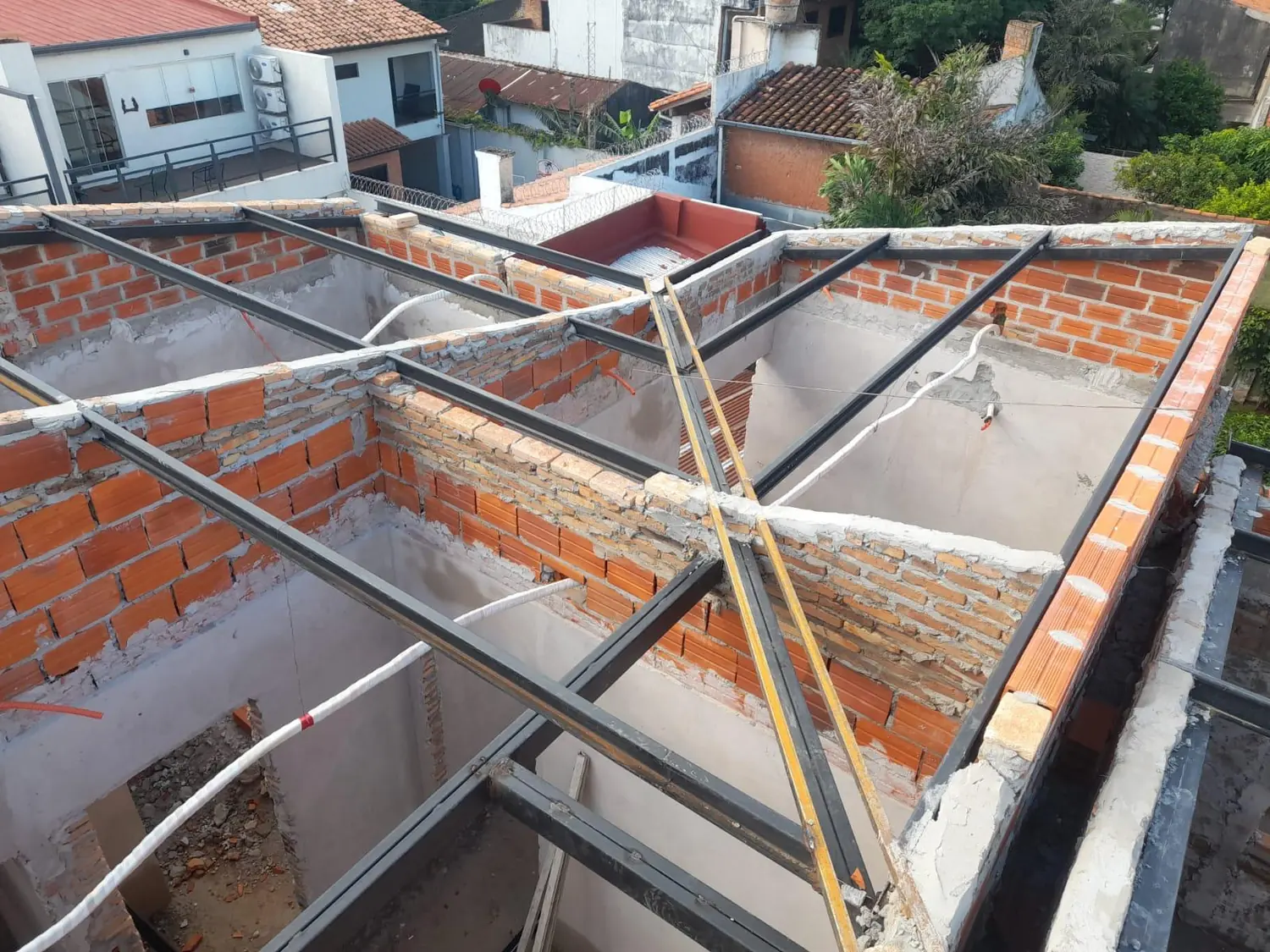 Vigas metálicas para vivienda - Metal R
